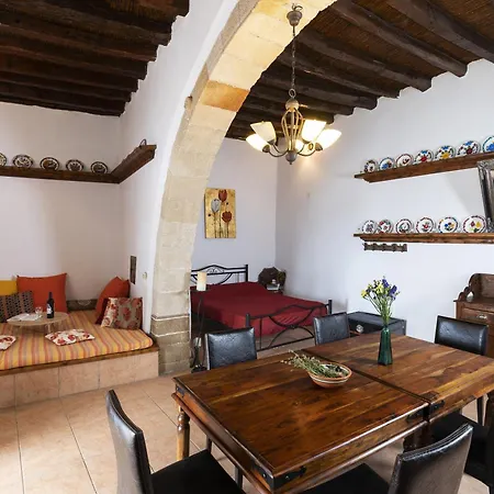 1900s Traditional House In Rhodes *
