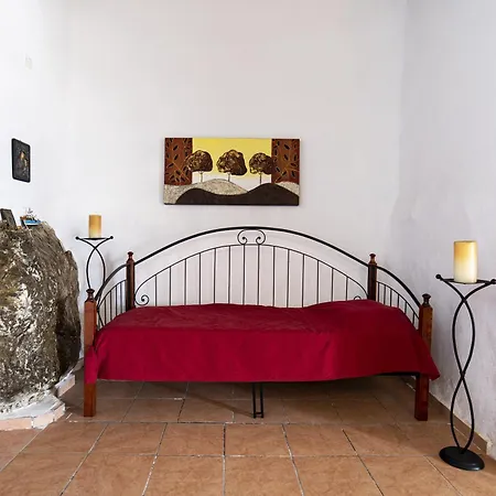 1900s Traditional House In Asklipio *