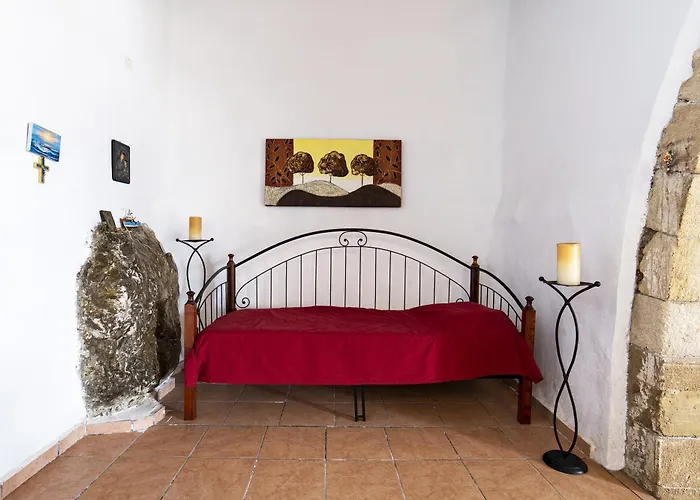 1900s Traditional House In Asklipio *