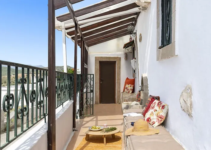 1900s Traditional House In Asklipio Feriehus